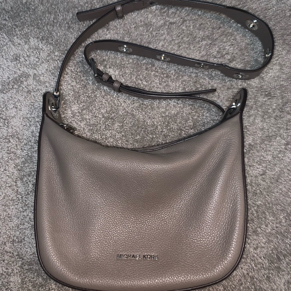 Micheal Kors cross body!